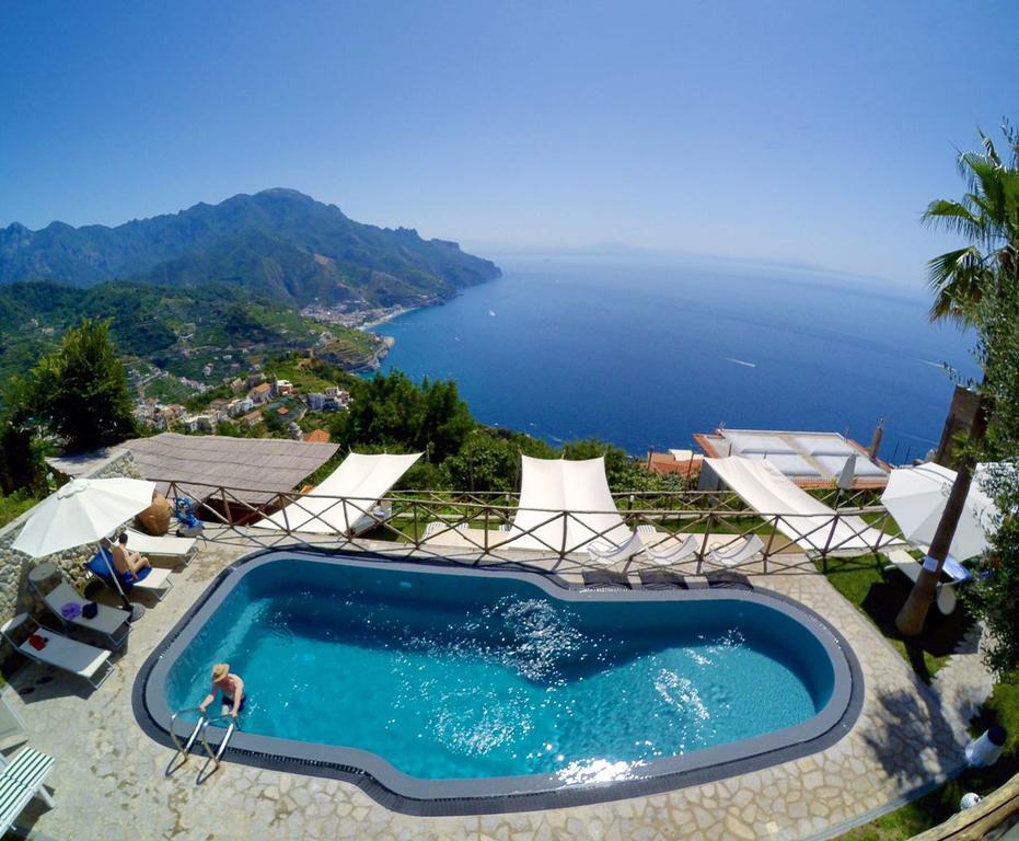 Garden Hotel 3*